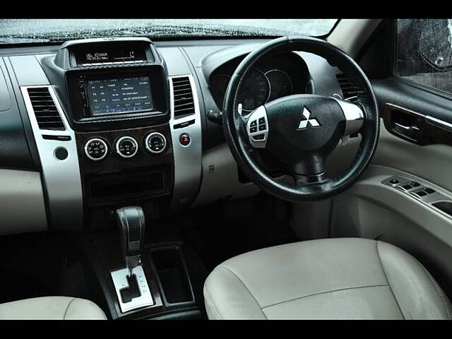 Used Mitsubishi Pajero Sport 2.5 AT in Kolkata