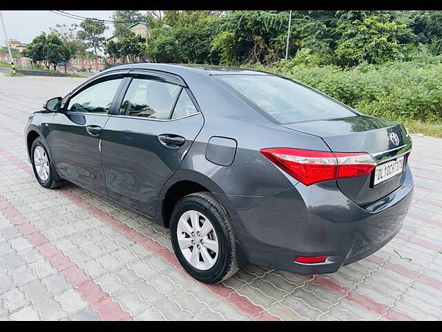 Used Toyota Corolla Altis G Petrol in Delhi