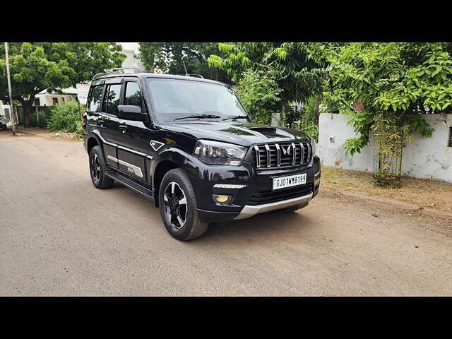 Used Mahindra Scorpio S11 MT 7S in Ahmedabad