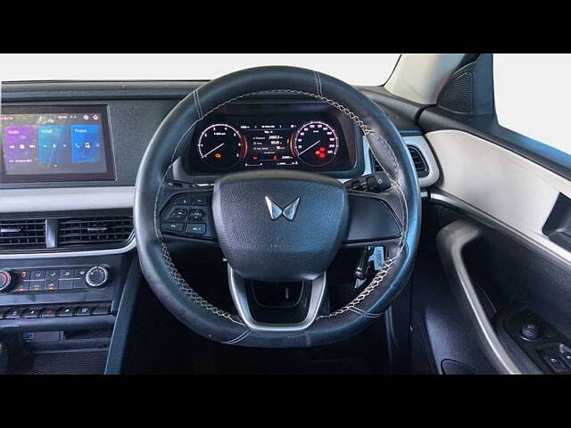 Used Mahindra XUV700 MX Petrol MT 5 STR [2021] in Surat