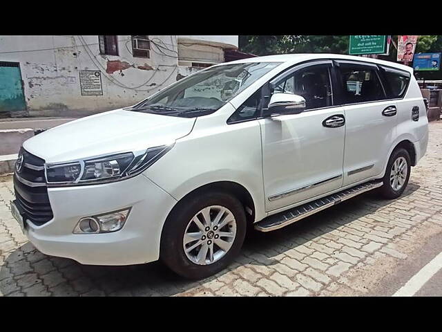 Used Toyota Innova Crysta [2016-2020] 2.4 G 7 STR [2016-2017] in Kanpur