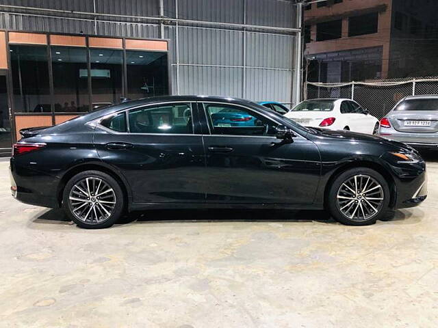 Used Lexus ES 300h Luxury in Hyderabad