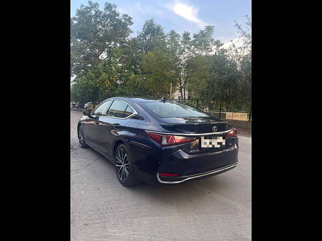 Used Lexus ES 300h Luxury in Delhi