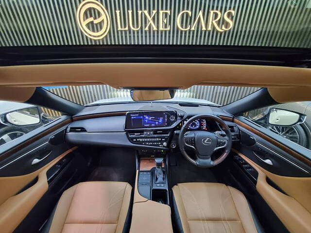 Used Lexus ES 300h Luxury in Bangalore