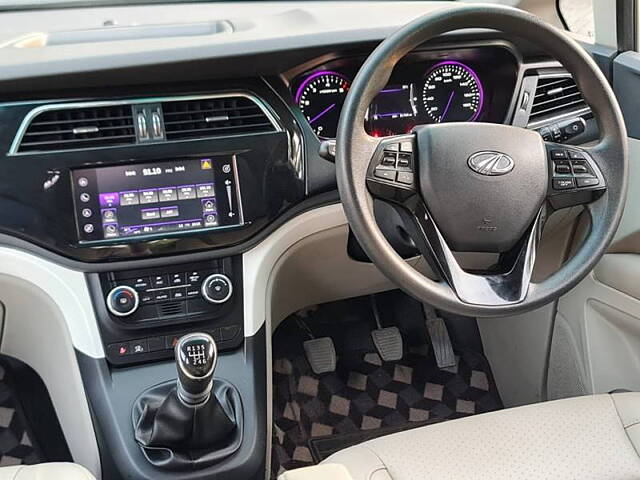 Used Mahindra Marazzo [2018-2020] M8 7 STR in Surat