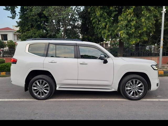 Used Toyota Land Cruiser ZX Diesel in Delhi