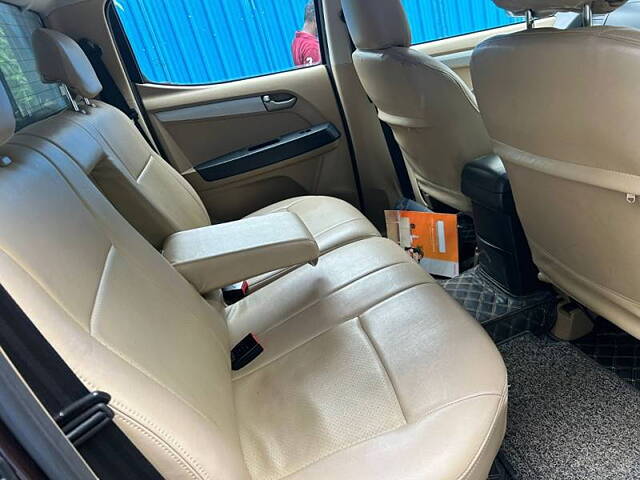 Used Isuzu D-Max V-Cross [2016-2018] 4x4 in Hyderabad