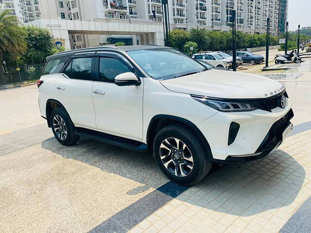 Used Toyota Fortuner Legender 2.8 4X2 AT in Lucknow