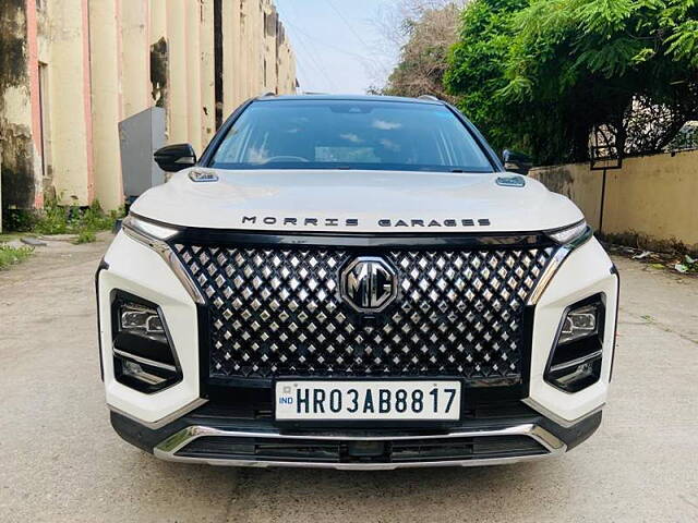 Used 2023 MG Hector Plus in Delhi