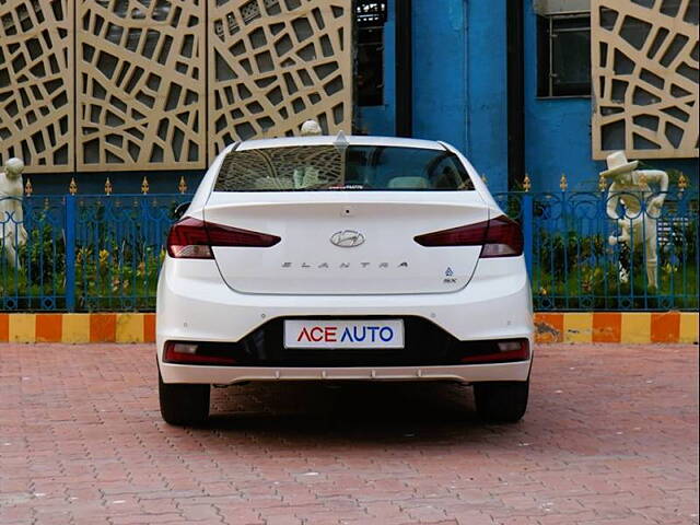 Used Hyundai Elantra SX 2.0 AT in Kolkata
