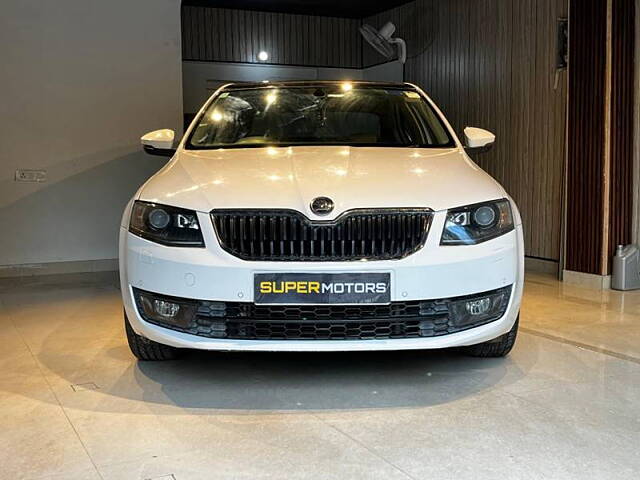 Used 2016 Skoda Octavia in Delhi