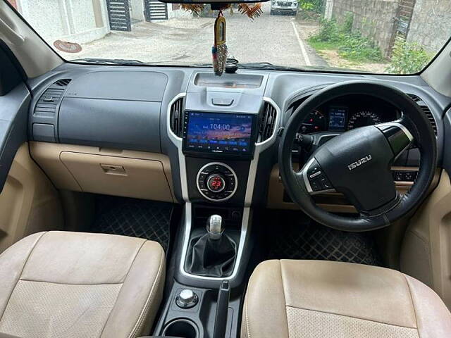 Used Isuzu D-Max V-Cross [2016-2018] 4x4 in Hyderabad