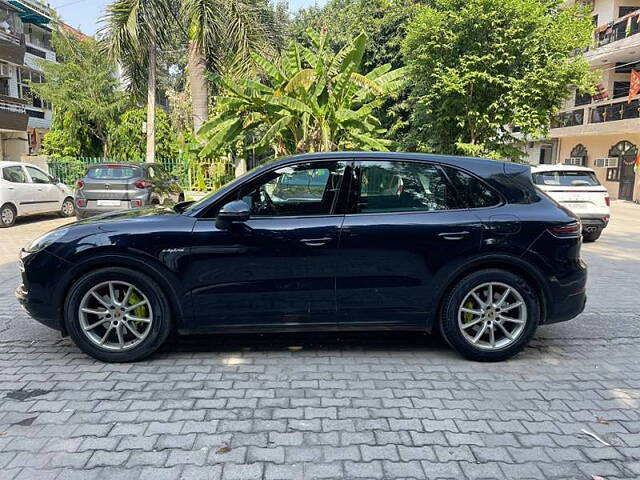 Used Porsche Cayenne E-Hybrid in Delhi