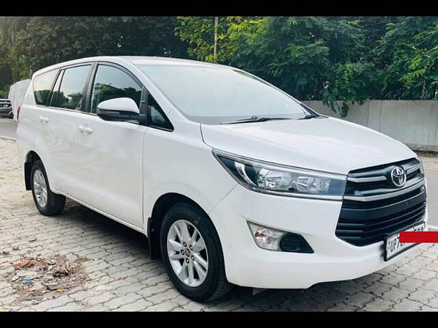 Used Toyota Innova Crysta [2016-2020] 2.4 G 8 STR [2016-2017] in Kanpur