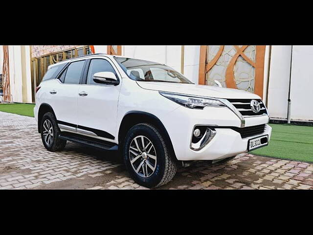 Used Toyota Fortuner [2016-2021] 2.8 4x4 AT [2016-2020] in Delhi