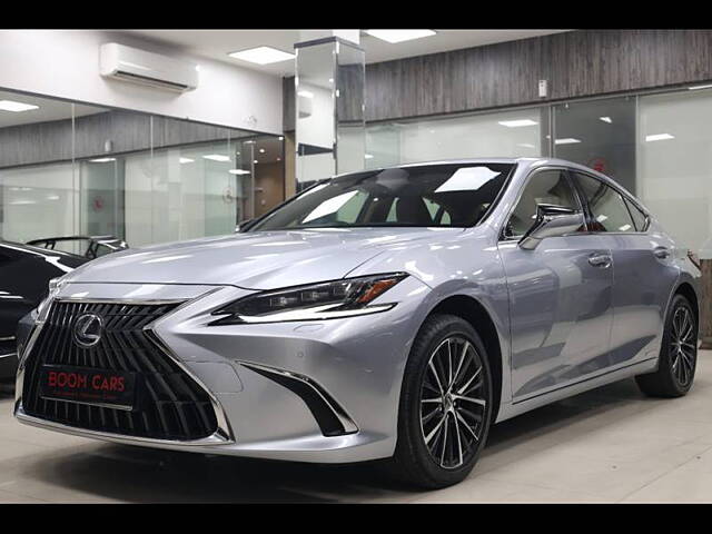 Used Lexus ES 300h Luxury in Chennai