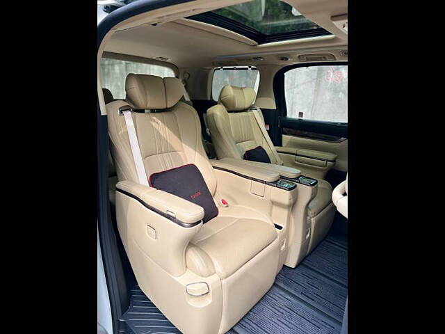 Used Toyota Vellfire VIP – Executive Lounge in Delhi