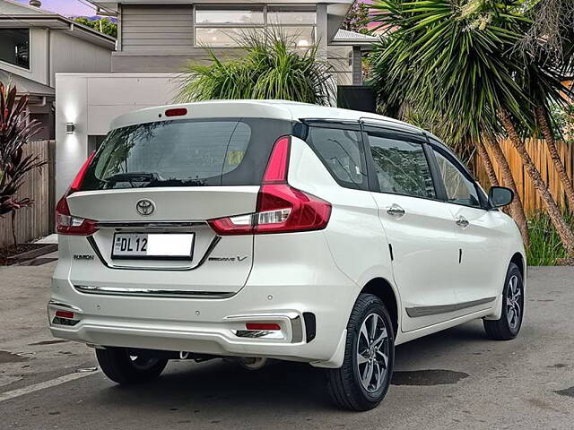 Used Toyota Rumion V AT in Delhi