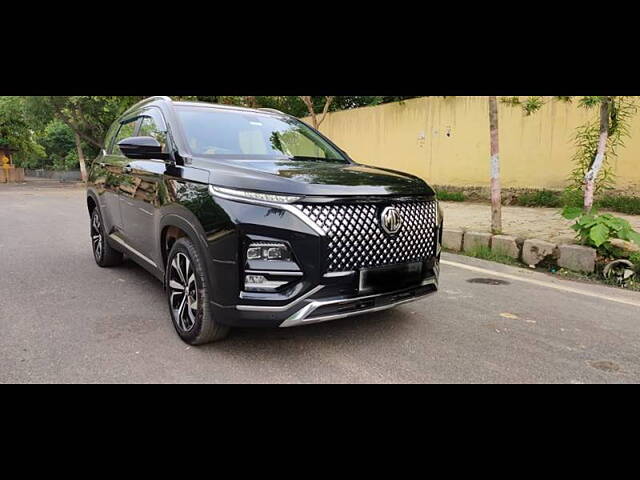 Used 2023 MG Hector Plus in Delhi