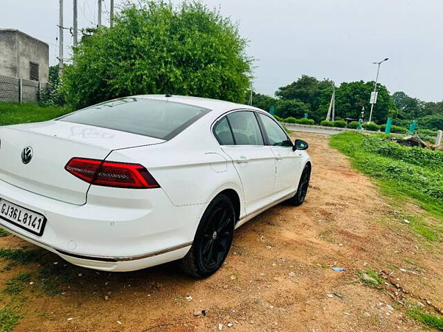 Used Volkswagen Passat Highline in Ahmedabad