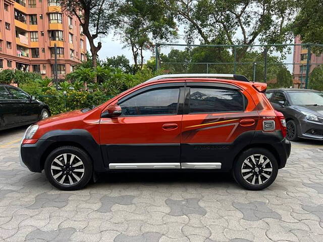 Used Toyota Etios Cross 1.2 G in Kolkata