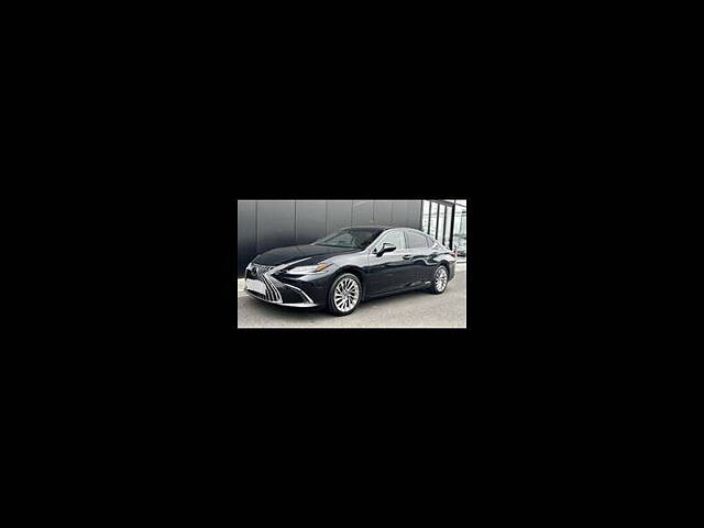 Used Lexus ES 300h Luxury in Delhi