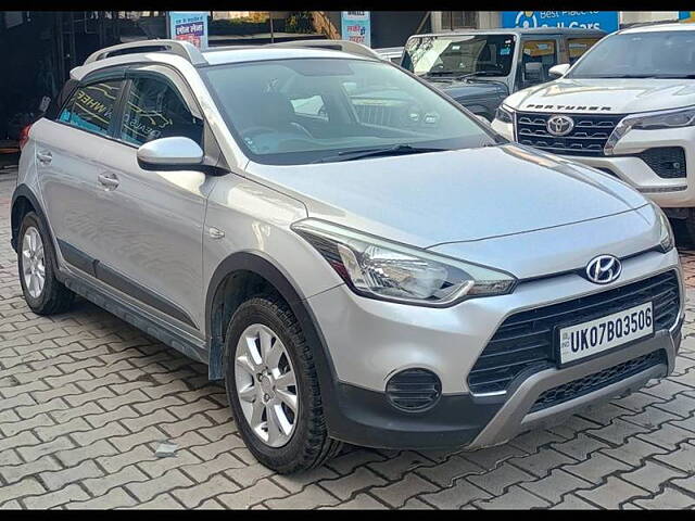 Used 2016 Hyundai i20 Active in Dehradun