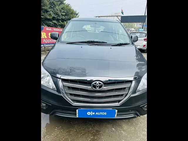 Used 2015 Toyota Innova in Rudrapur