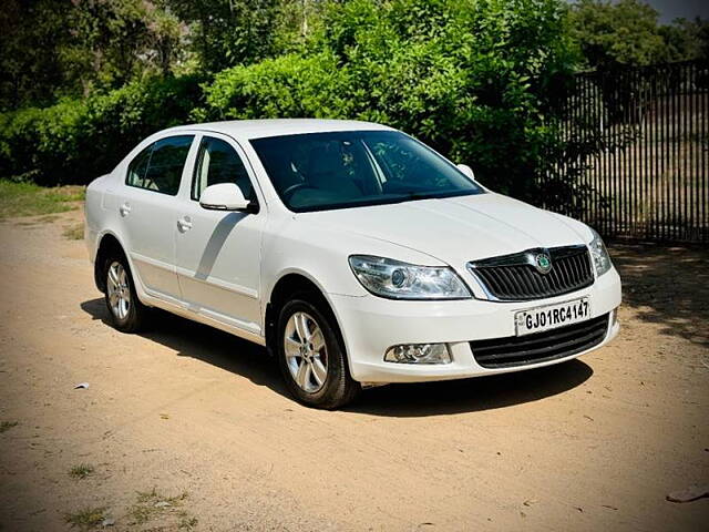 Used Skoda Laura Elegance 2.0 TDI CR MT in Ahmedabad