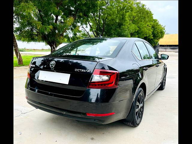 Used Skoda Octavia [2017-2021] 1.8 TSI Style Plus AT [2017] in Ahmedabad