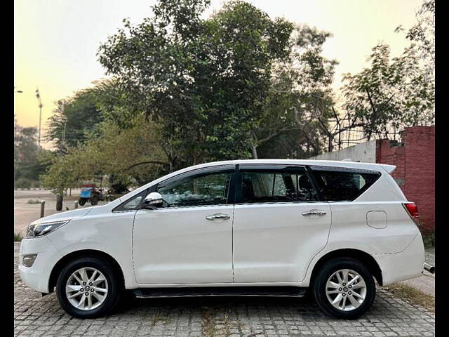 Used Toyota Innova Crysta [2016-2020] 2.4 V Diesel in Delhi