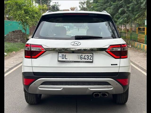 Used Hyundai Alcazar [2021-2023] Signature (O) 6 STR 1.5 Diesel AT Dual Tone in Delhi