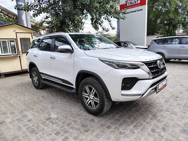 Used Toyota Fortuner 4X2 AT 2.7 Petrol in Delhi