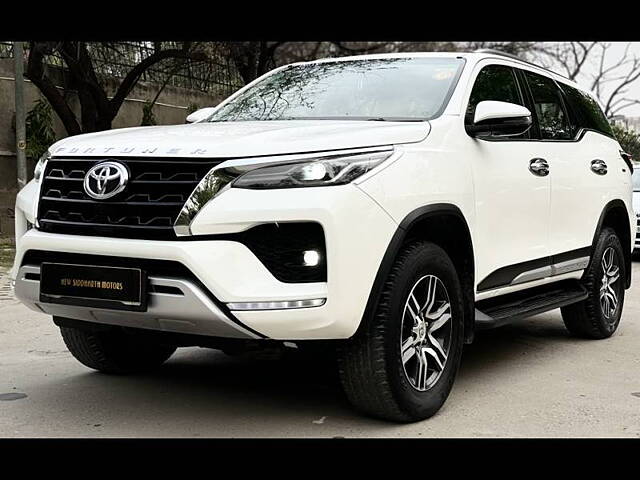 Used Toyota Fortuner 4X2 AT 2.8 Diesel in Delhi