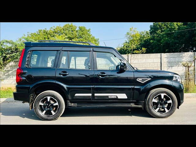 Used Mahindra Scorpio S MT 7STR in Ahmedabad