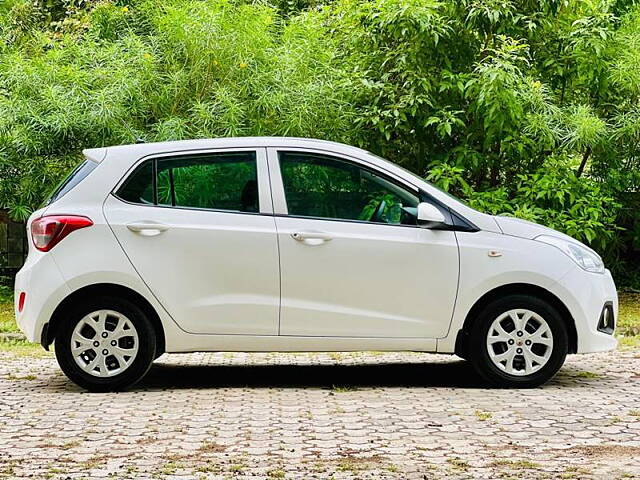 Used Hyundai Grand i10 [2013-2017] Magna 1.1 CRDi [2016-2017] in Ahmedabad