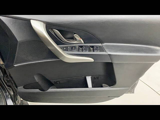 Used Mahindra XUV500 W7 AT [2018-2020] in Delhi