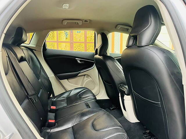 Used Volvo V40 [2016-2019] D3 Kinetic in Hyderabad