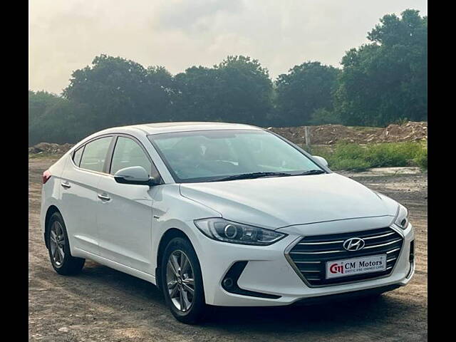 Used Hyundai Elantra SX (O) 2.0 AT in Ahmedabad