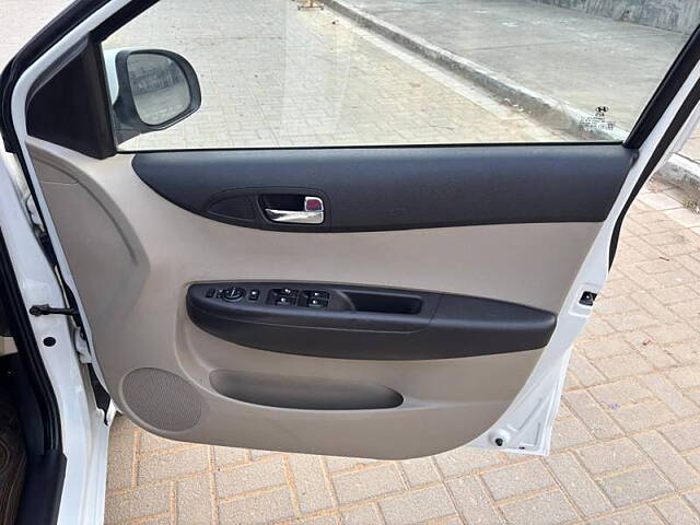 Used Hyundai i20 [2012-2014] Sportz (AT) 1.4 in Ahmedabad