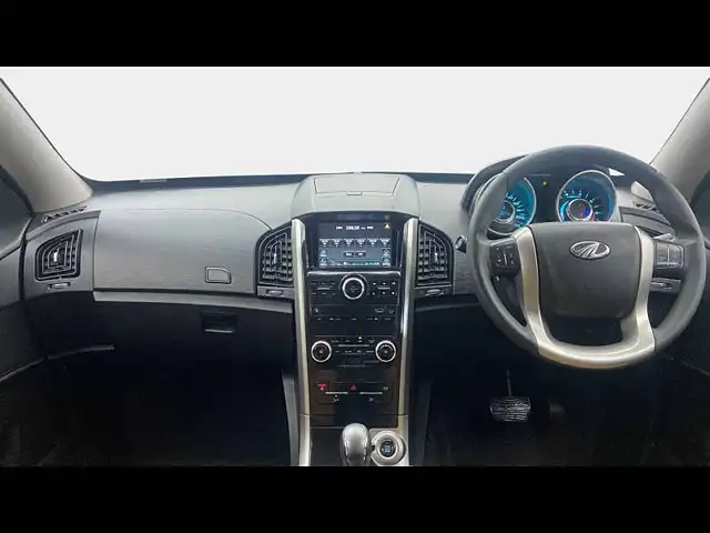 Used Mahindra XUV500 W7 AT [2018-2020] in Delhi