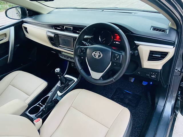 Used Toyota Corolla Altis G Petrol in Delhi