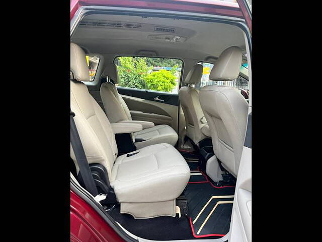 Used Mahindra Marazzo [2018-2020] M8 7 STR in Mumbai