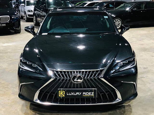 Used Lexus ES 300h Luxury in Hyderabad