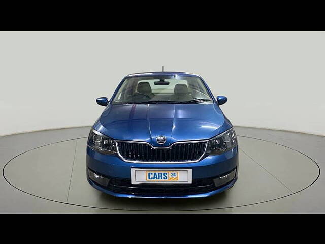 Used Skoda Rapid Style 1.6 MPI in Mumbai