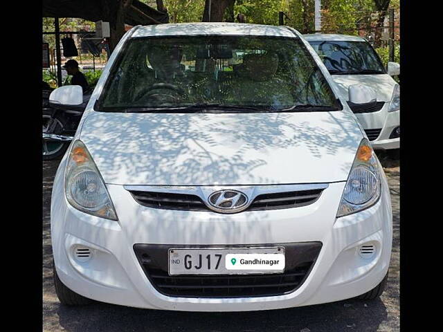 Used 2011 Hyundai i20 in Gandhinagar