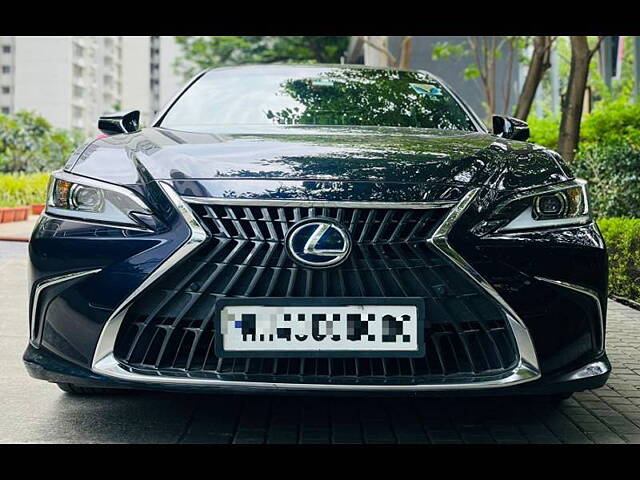 Used Lexus ES 300h Luxury in Mumbai