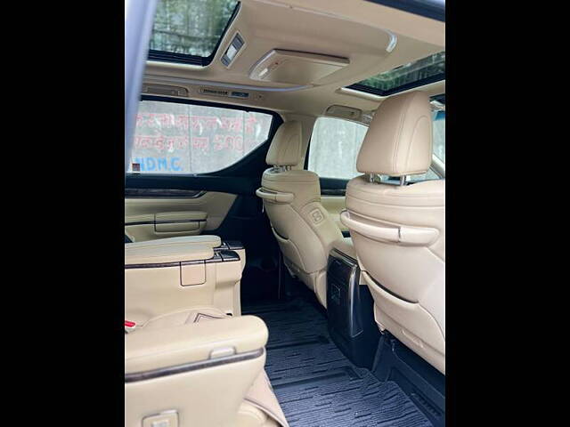 Used Toyota Vellfire VIP – Executive Lounge in Delhi