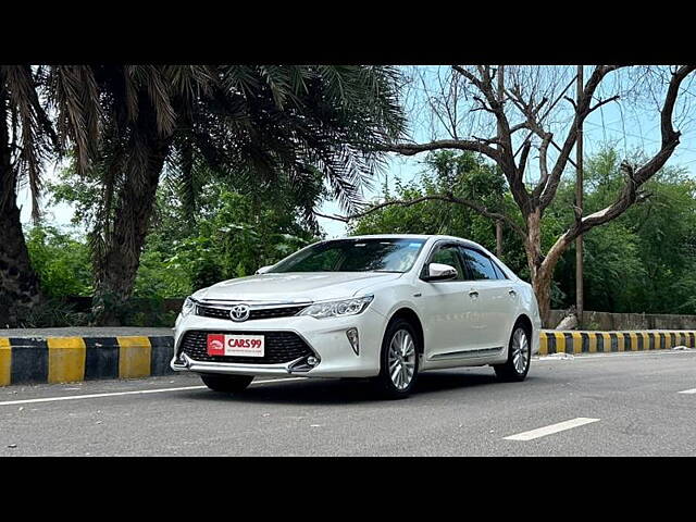 Used Toyota Camry Hybrid in Noida