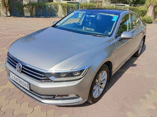 Used Volkswagen Passat Highline in Ahmedabad